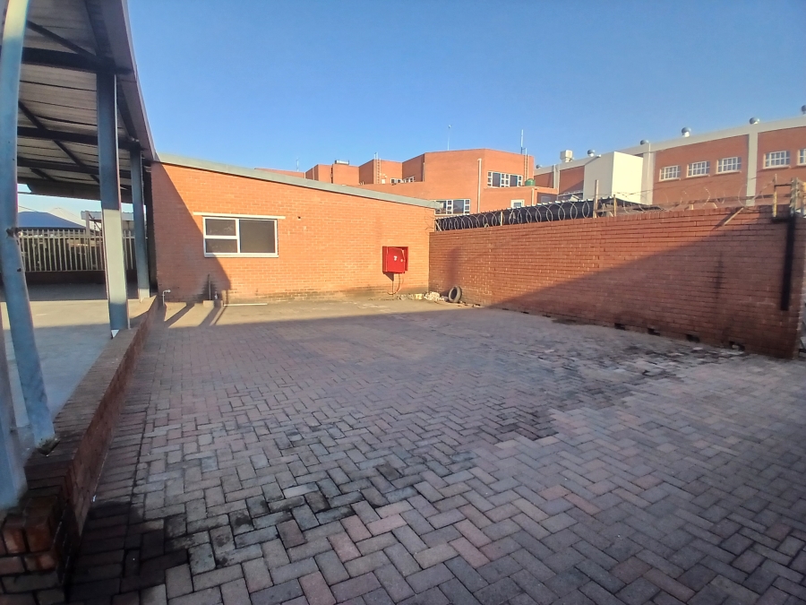 To Let commercial Property for Rent in Lower Bo-dorp North West